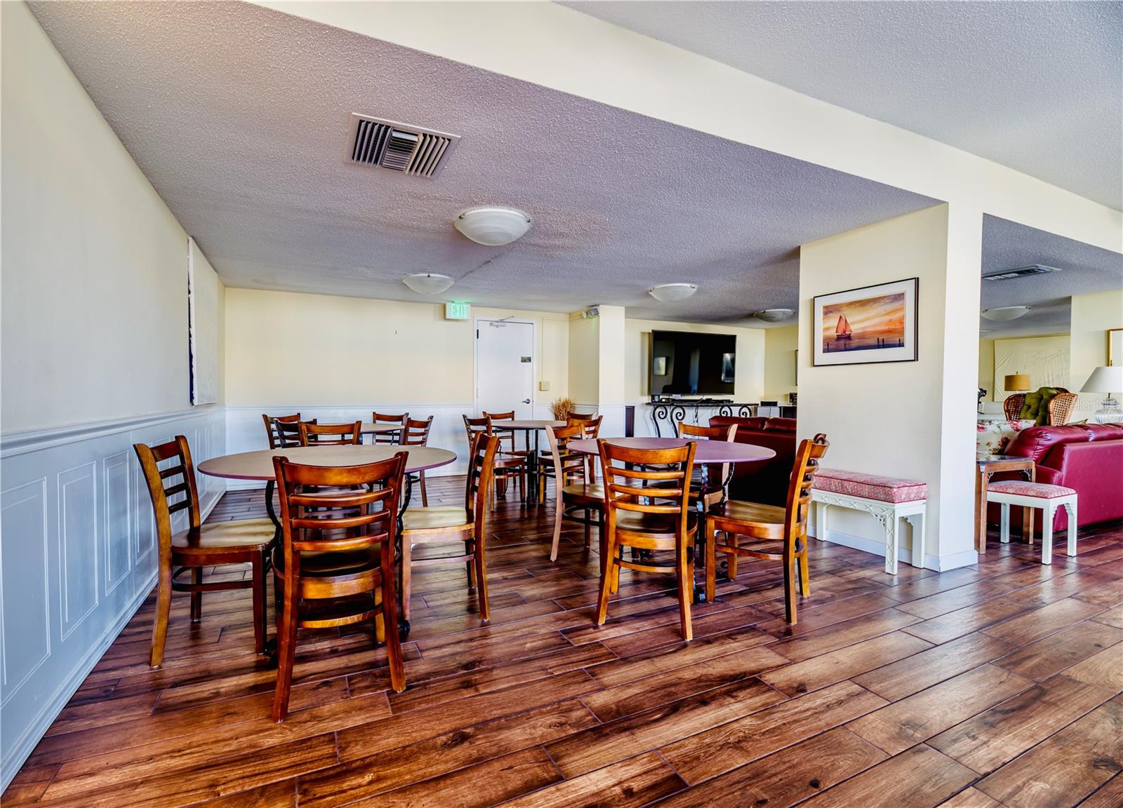 PIERCE 100 CONDO - Residential