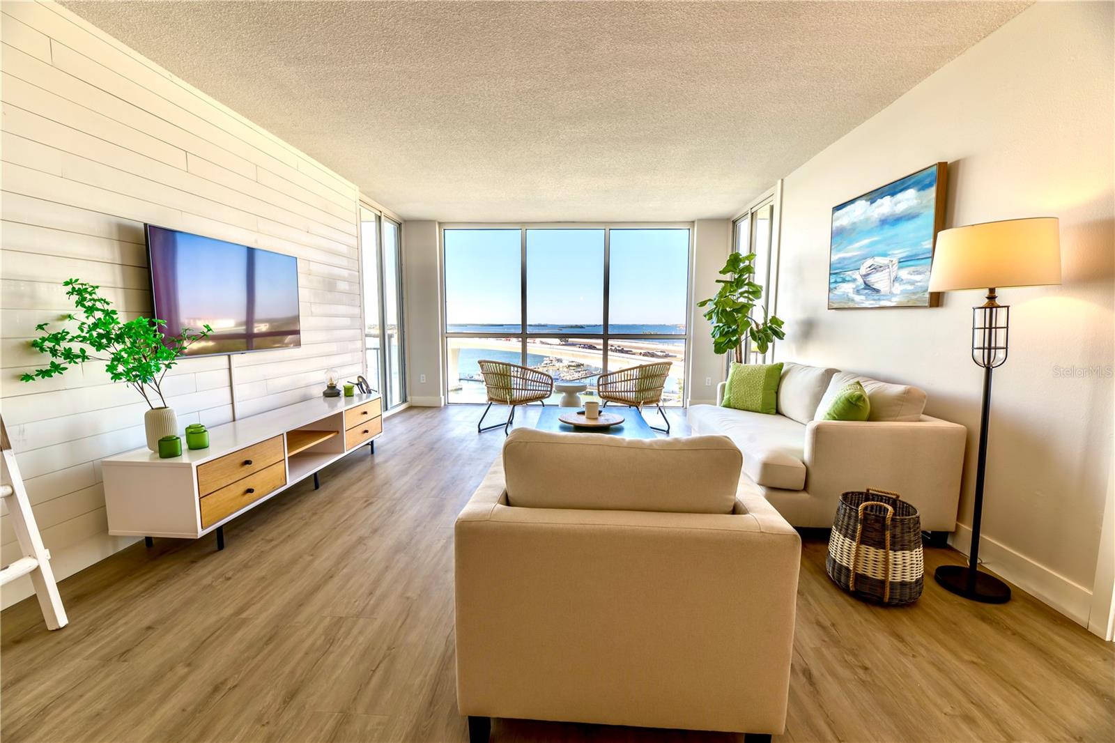 PIERCE 100 CONDO - Residential