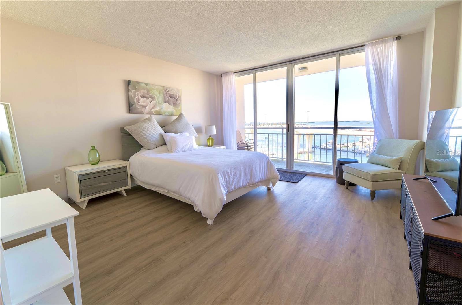 PIERCE 100 CONDO - Residential