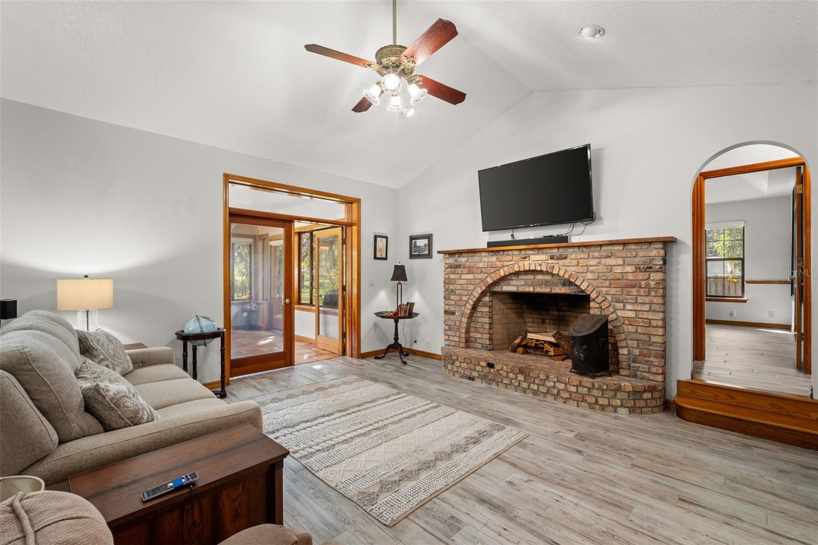1713 FORD ROAD