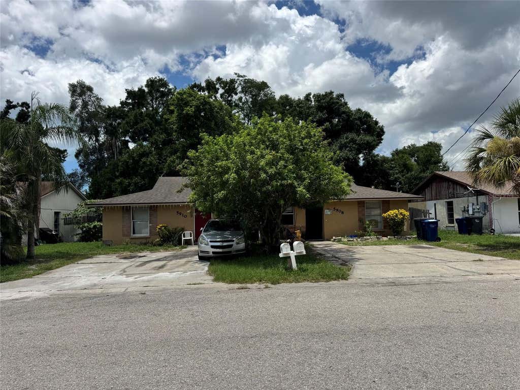 Photo of 5910 13th Street Court E, Bradenton, FL 34203 (MLS # A4701113)
