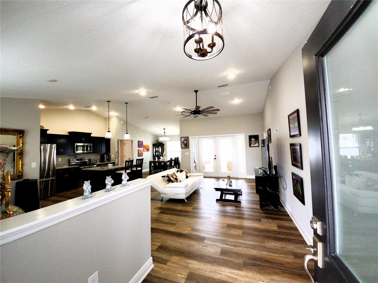 9089 DUPONT AVENUE