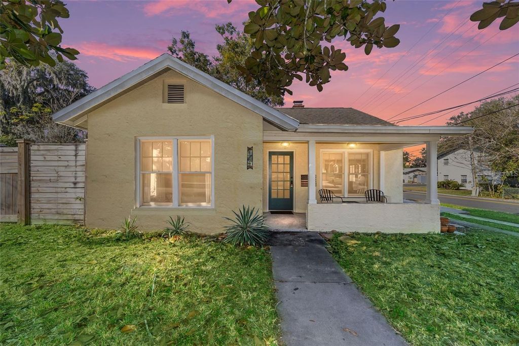 Photo of 114 NE 11th Avenue, Ocala, FL 34470 (MLS # OM722729)