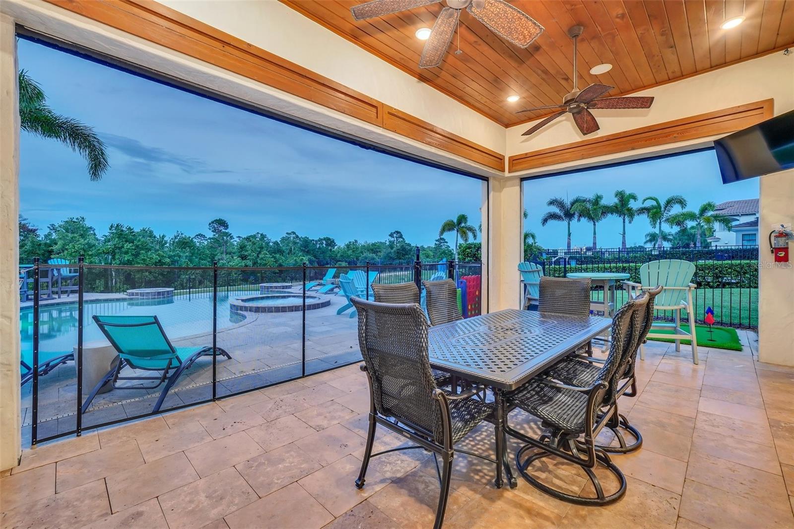 REUNION WEST VLGS NORTH - Residential