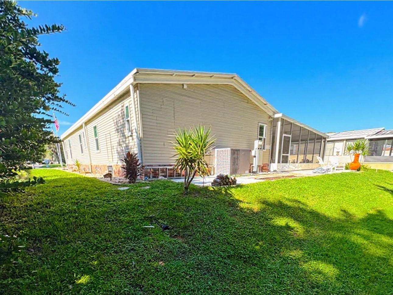 601 ROBIN LANE
