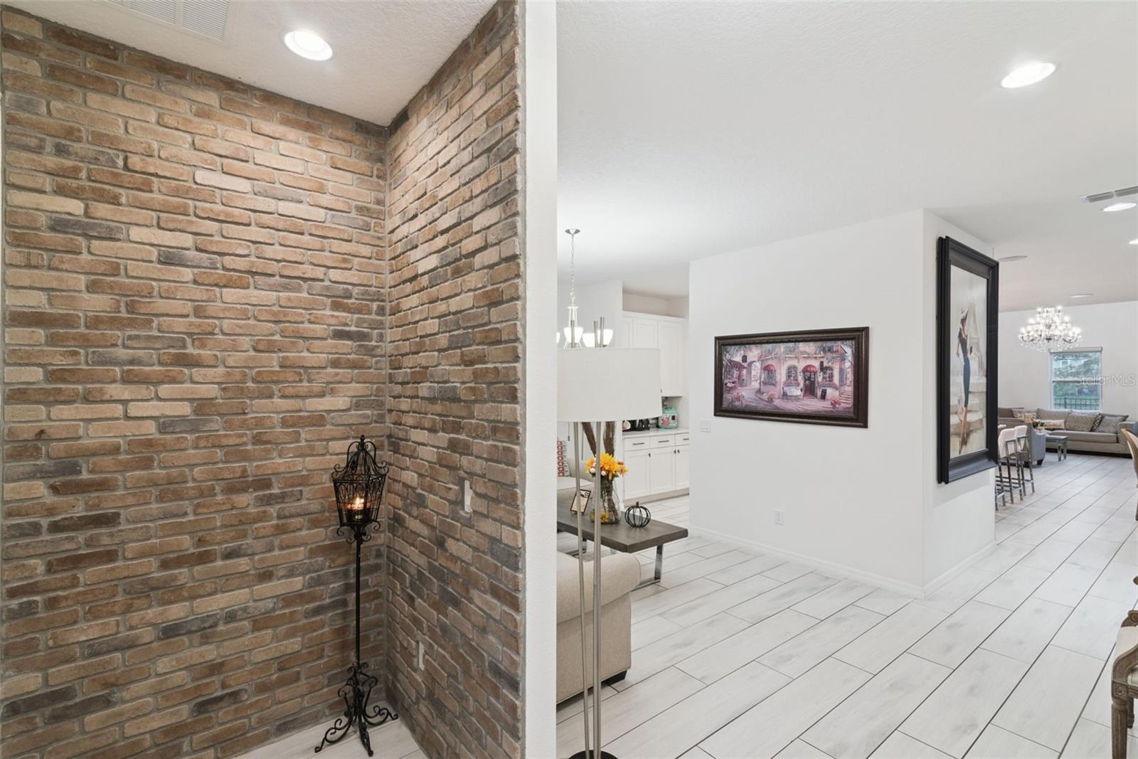 LATHAM PARK SOUTH - Residential