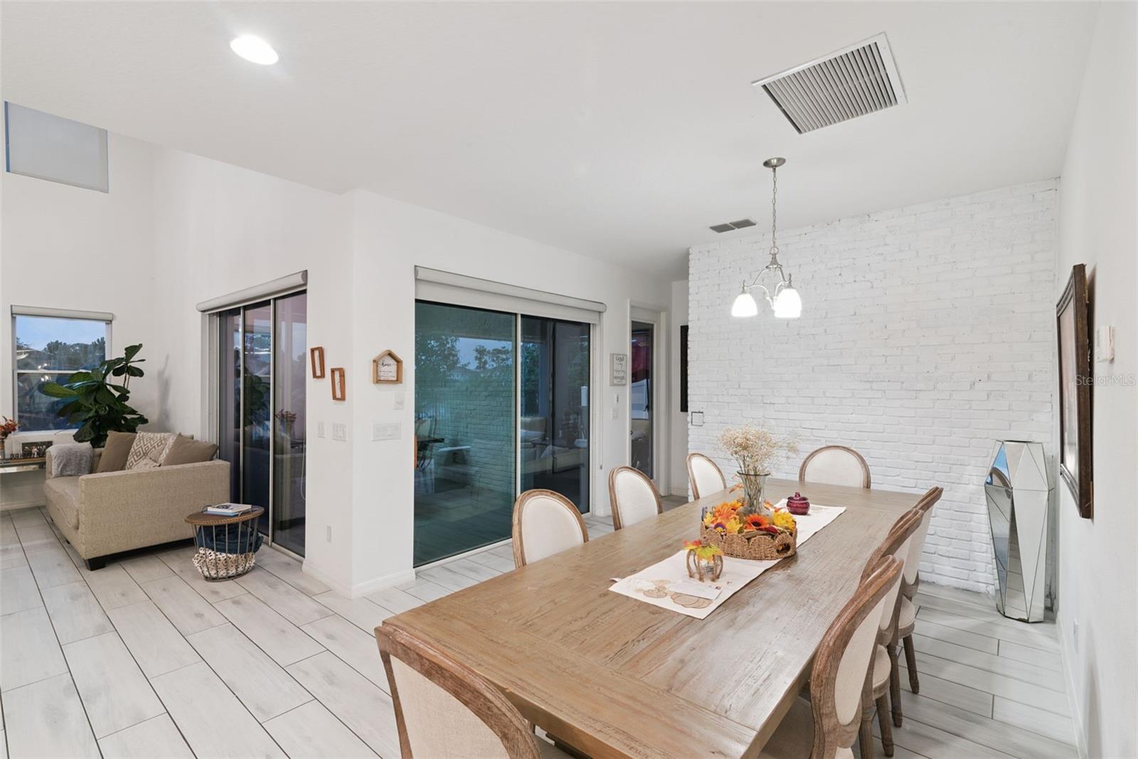 LATHAM PARK SOUTH - Residential