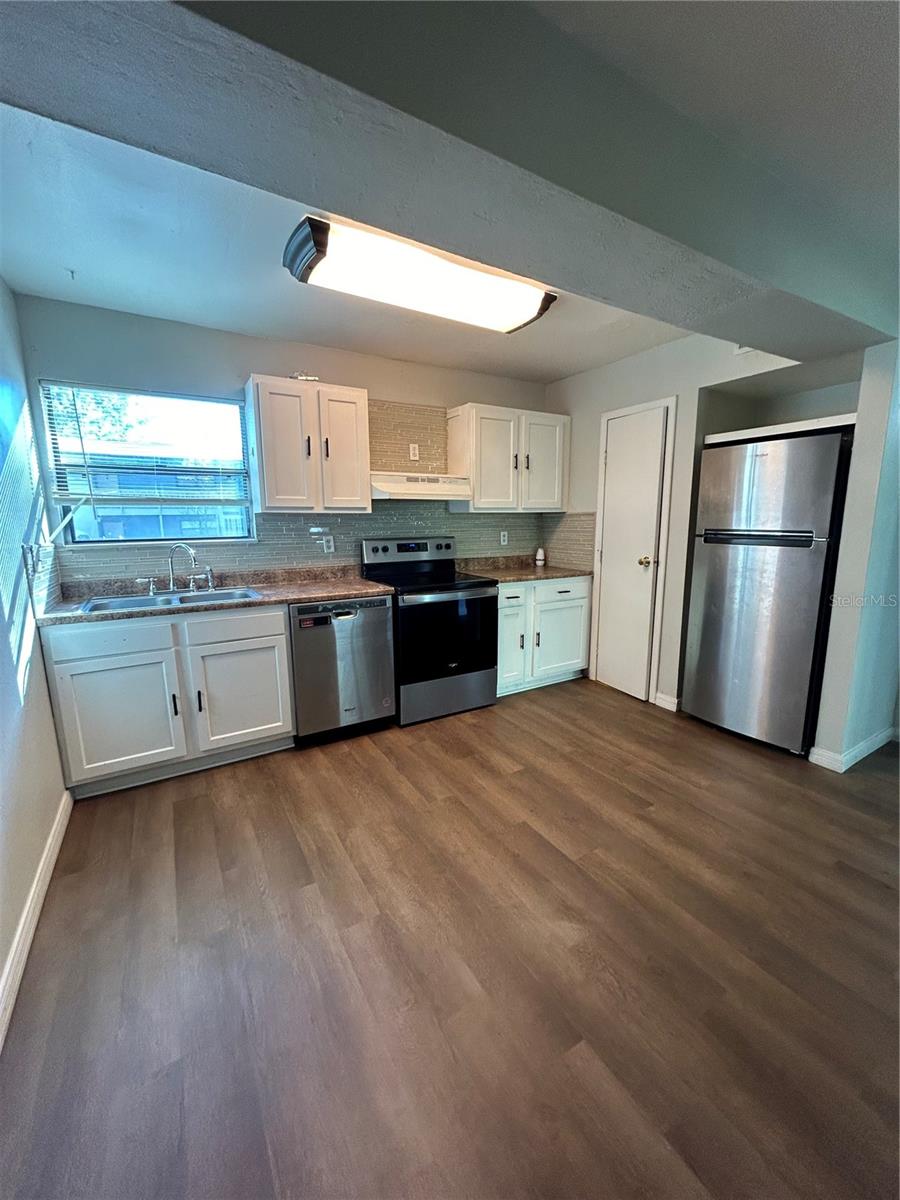2811 SW ARCHER ROAD X203