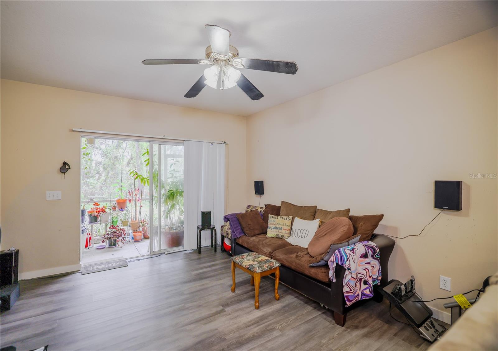 FISHHAWK RANCH TWNHMS PH - Residential