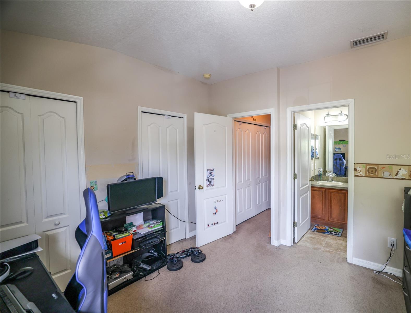 FISHHAWK RANCH TWNHMS PH - Residential