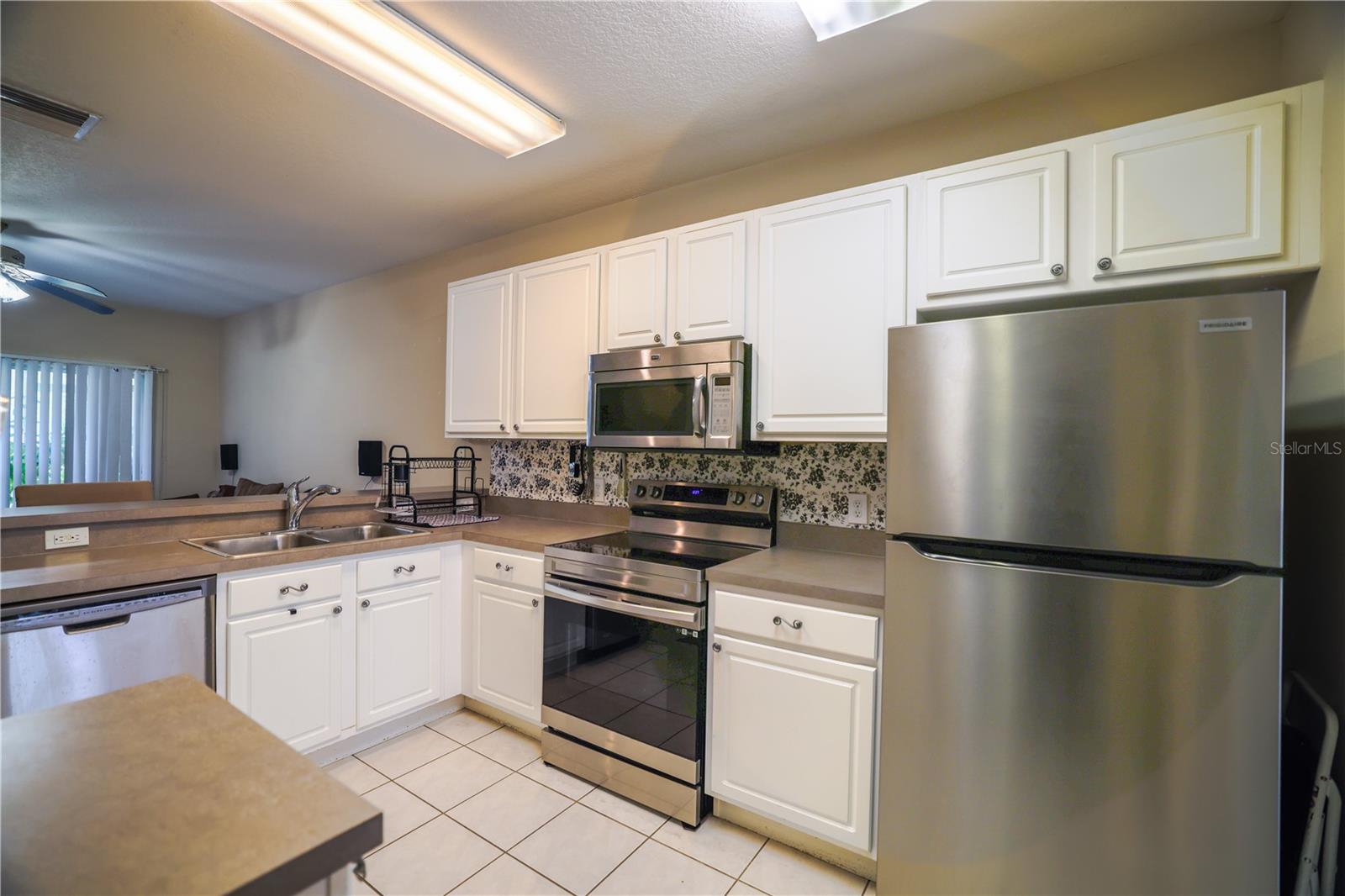 FISHHAWK RANCH TWNHMS PH - Residential