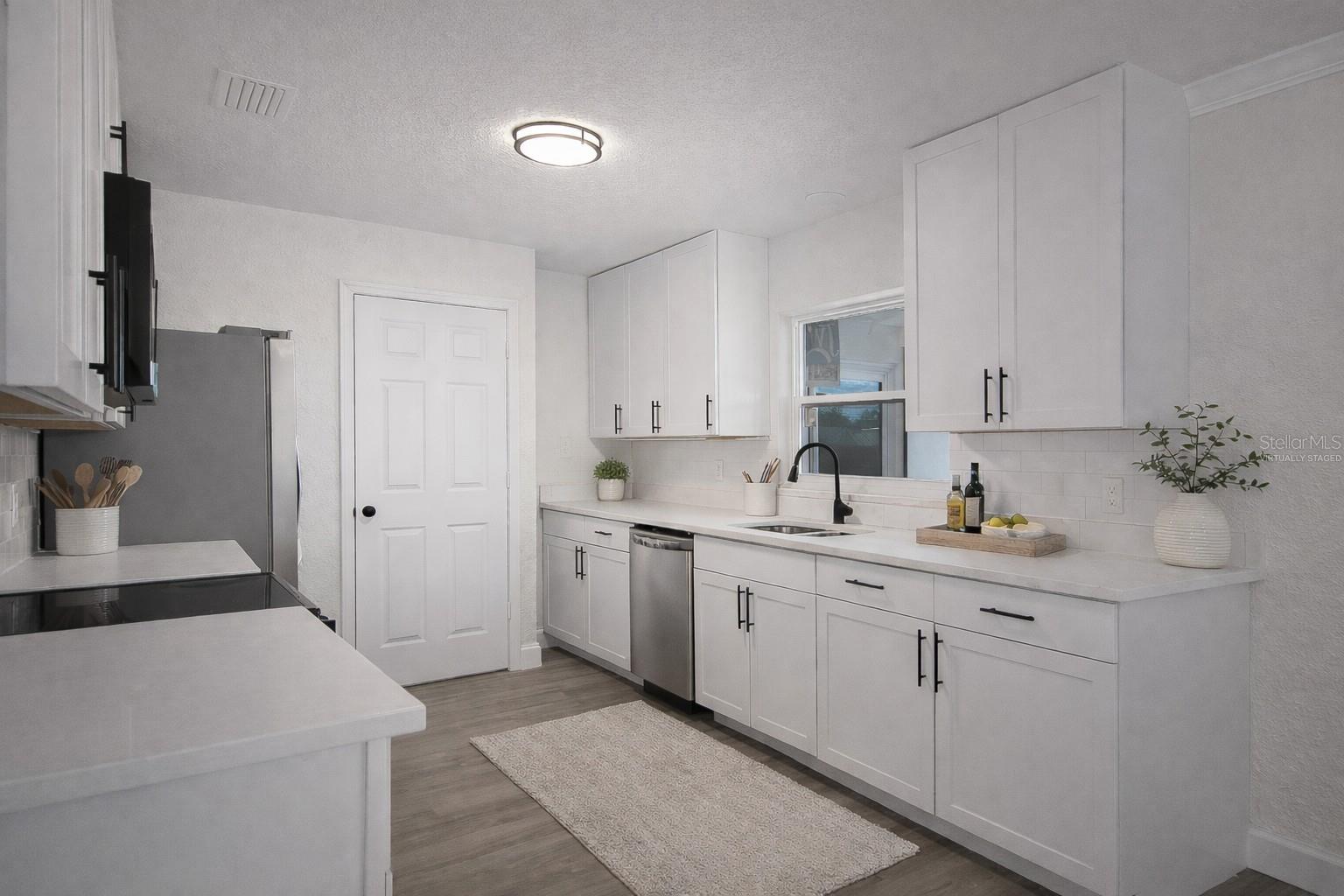 1483 MEADOWLARK DRIVE