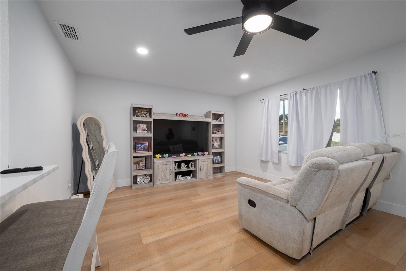 768 CALIFORNIA WOODS CIRCLE