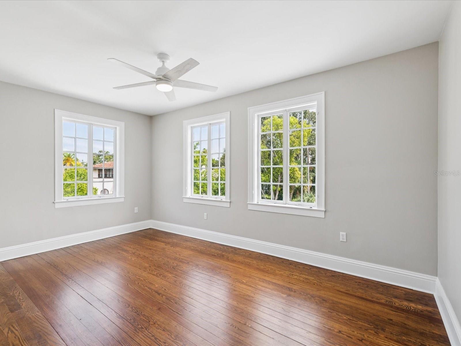 BELLEAIR ESTATES - Residential