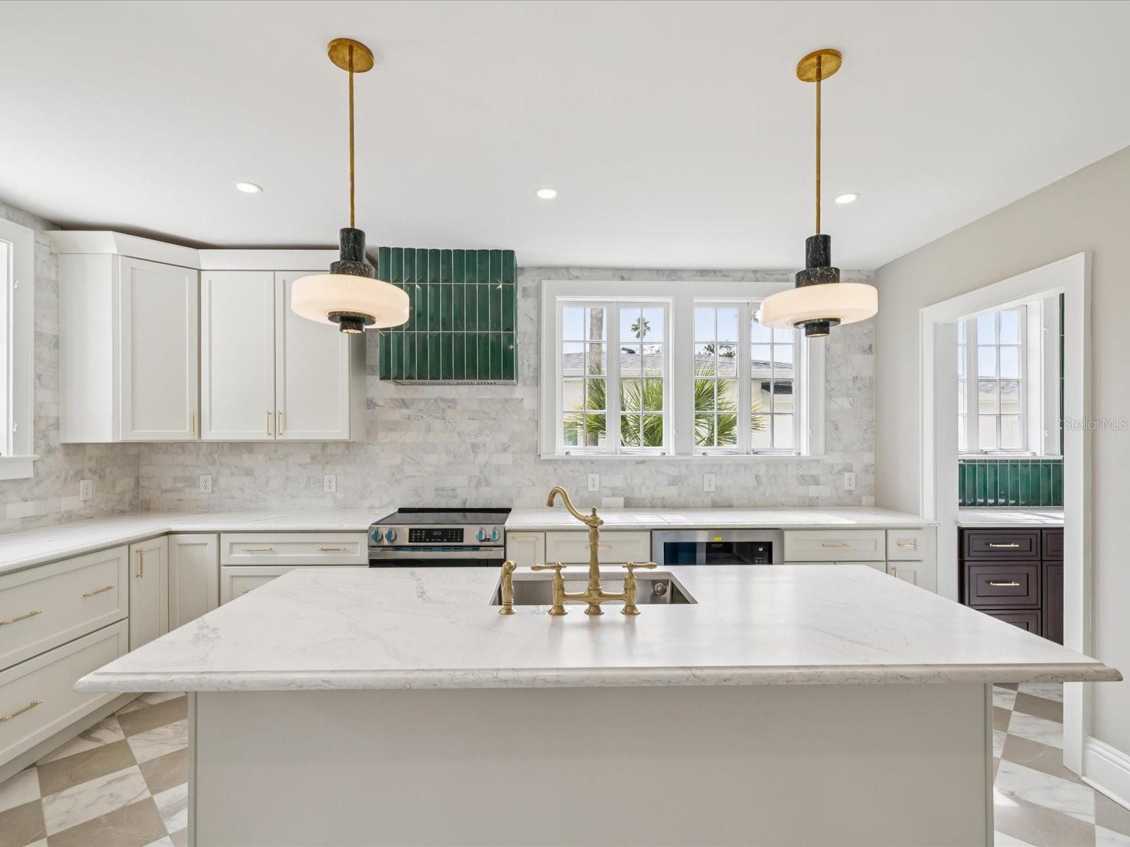 BELLEAIR ESTATES - Residential