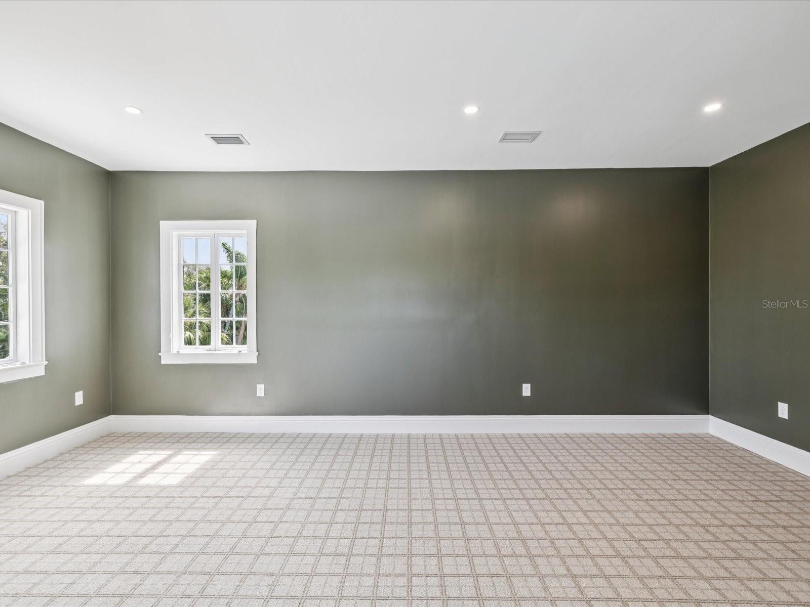 BELLEAIR ESTATES - Residential