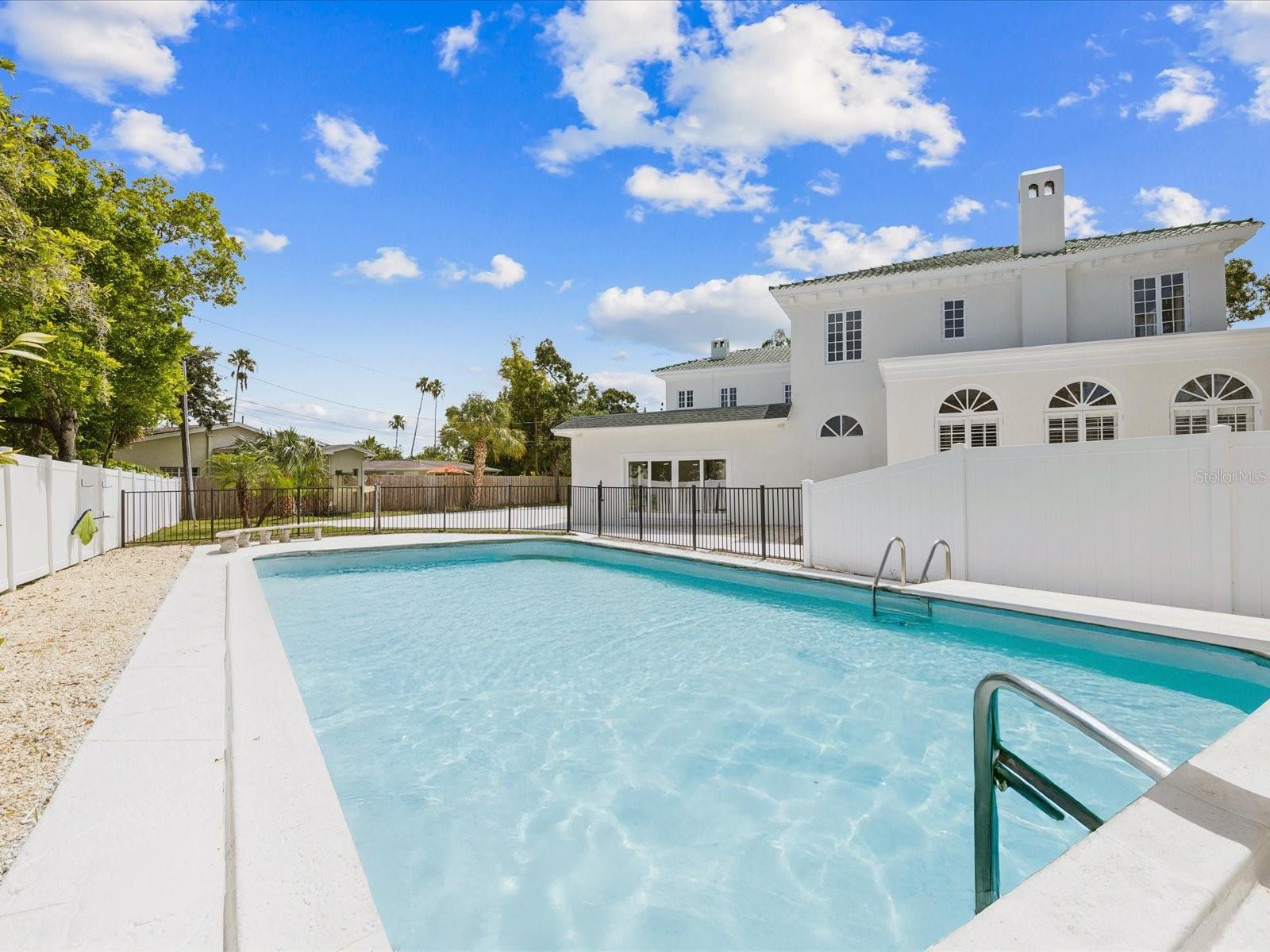 BELLEAIR ESTATES - Residential