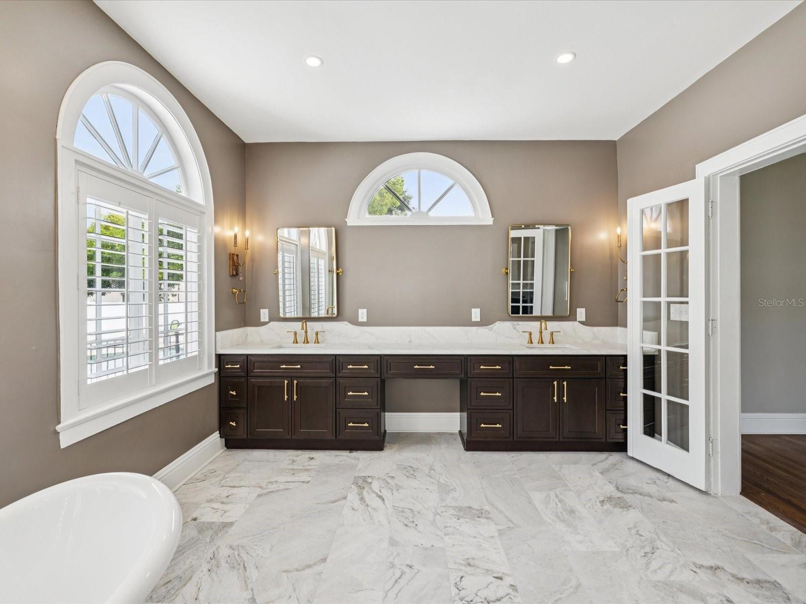 BELLEAIR ESTATES - Residential