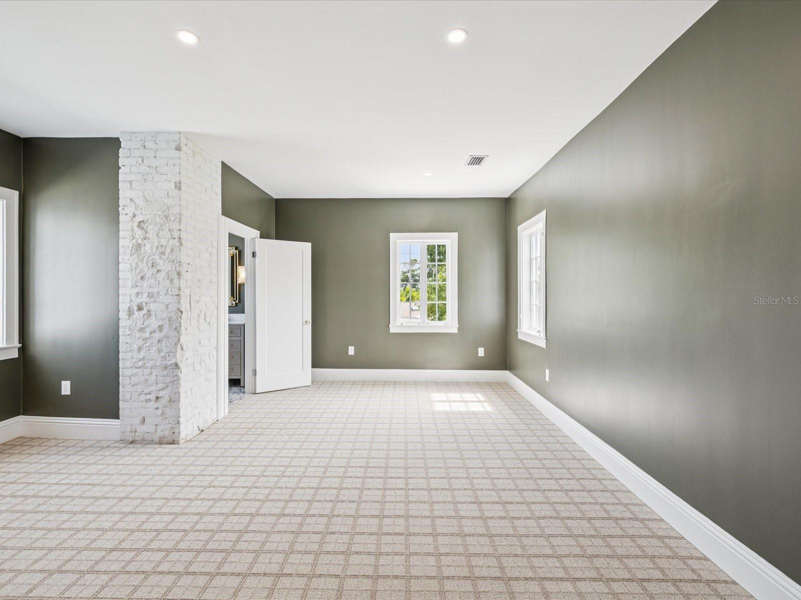 BELLEAIR ESTATES - Residential