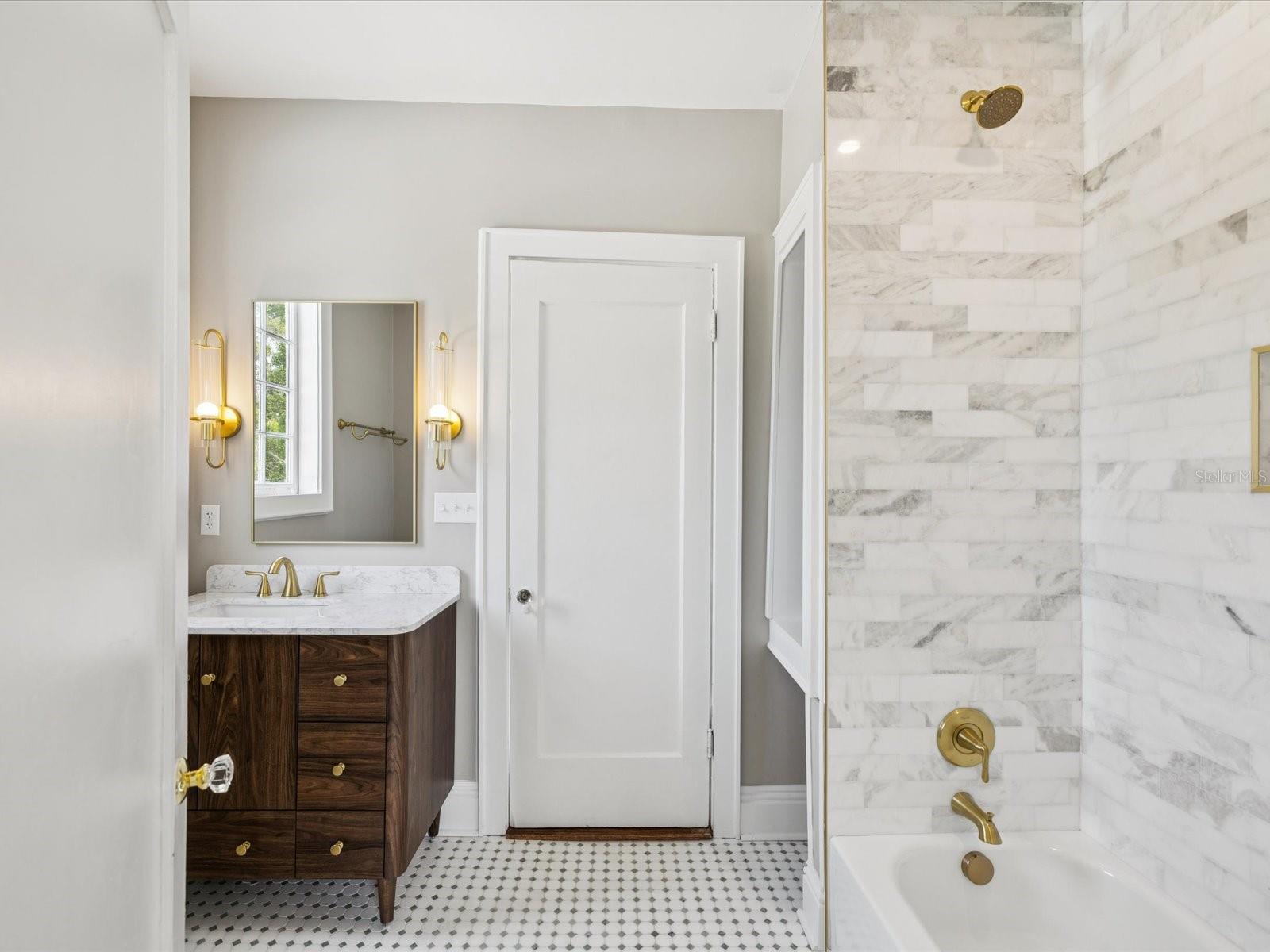 BELLEAIR ESTATES - Residential