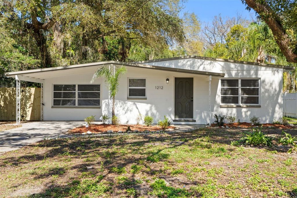 Photo of 1212 E Crawford Street, Tampa, FL 33604 (MLS # TB8477995)
