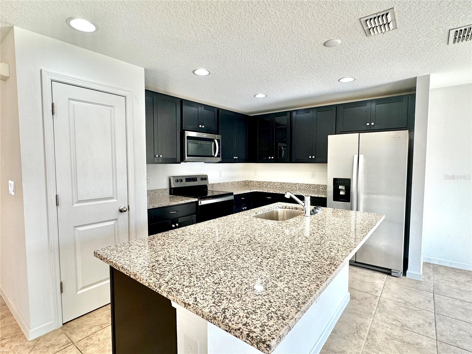 HAMMOCK RESERVE - Residential Lease