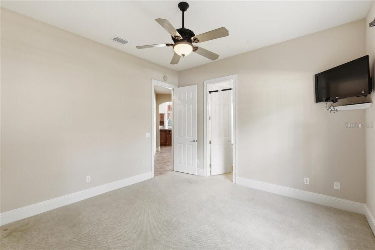 KEENES POINTE - Residential