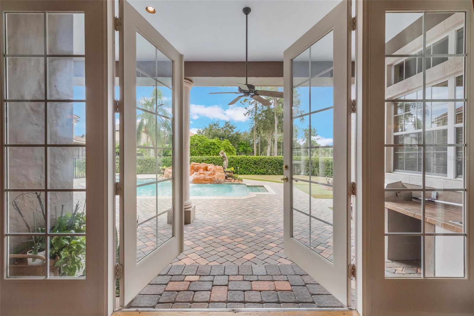 KEENES POINTE - Residential
