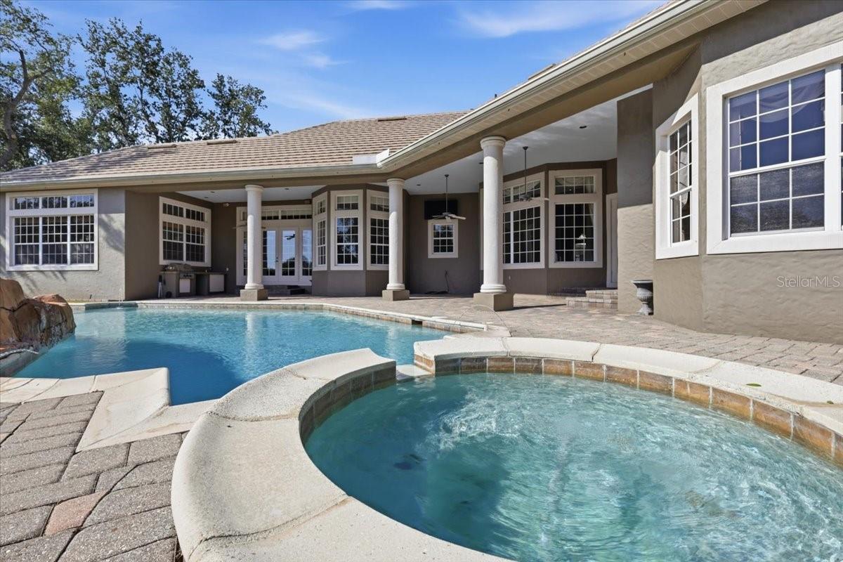 KEENES POINTE - Residential