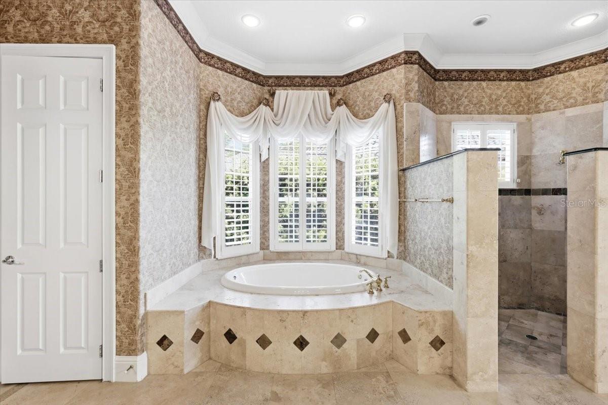 KEENES POINTE - Residential