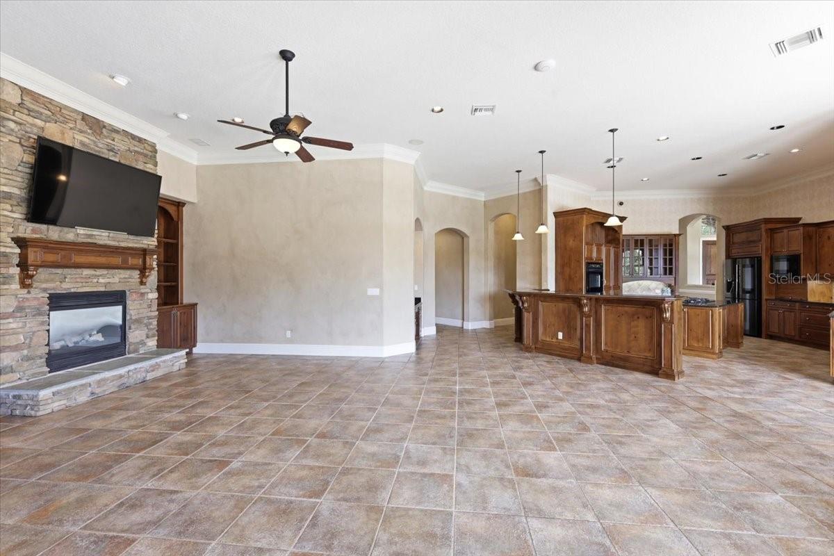 KEENES POINTE - Residential