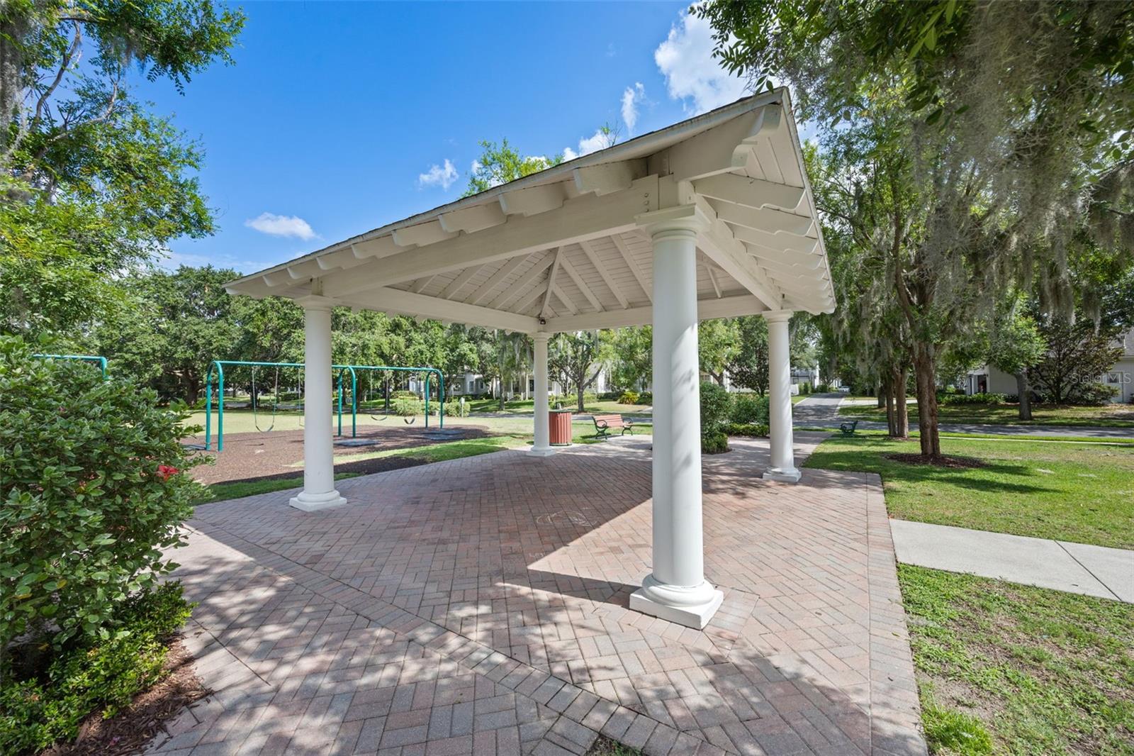 KEENES POINTE - Residential