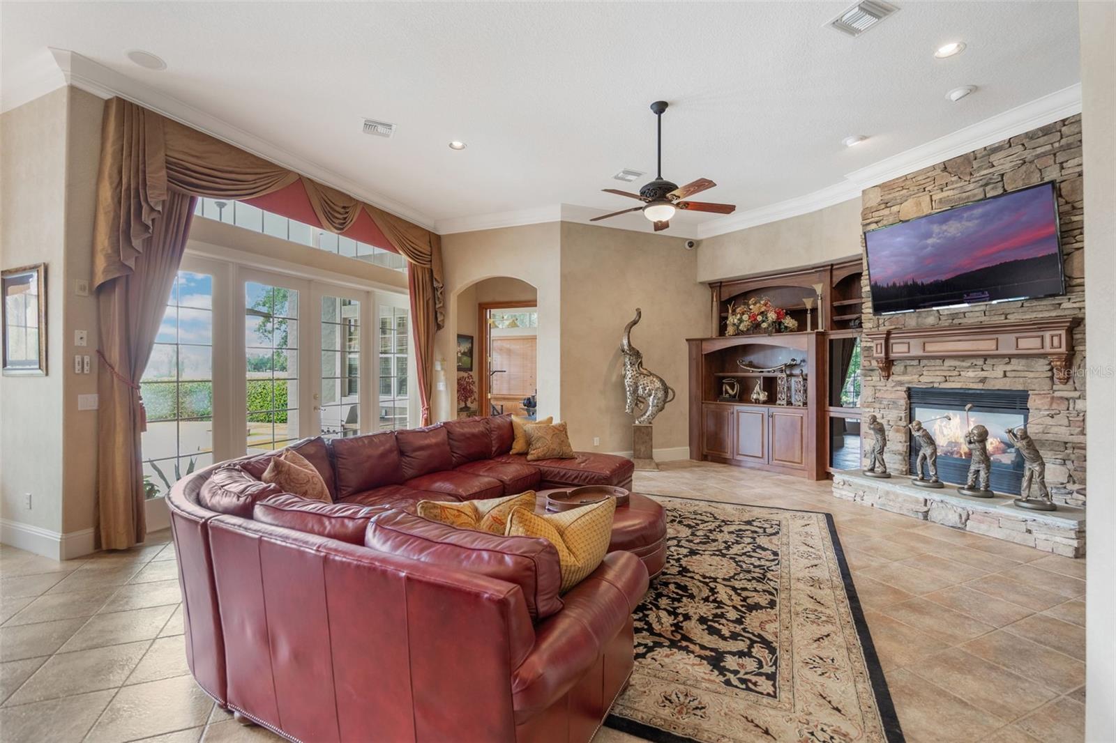KEENES POINTE - Residential