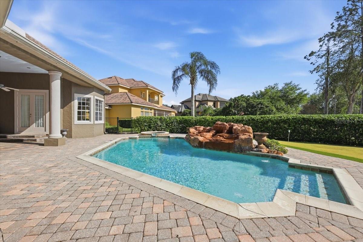 KEENES POINTE - Residential