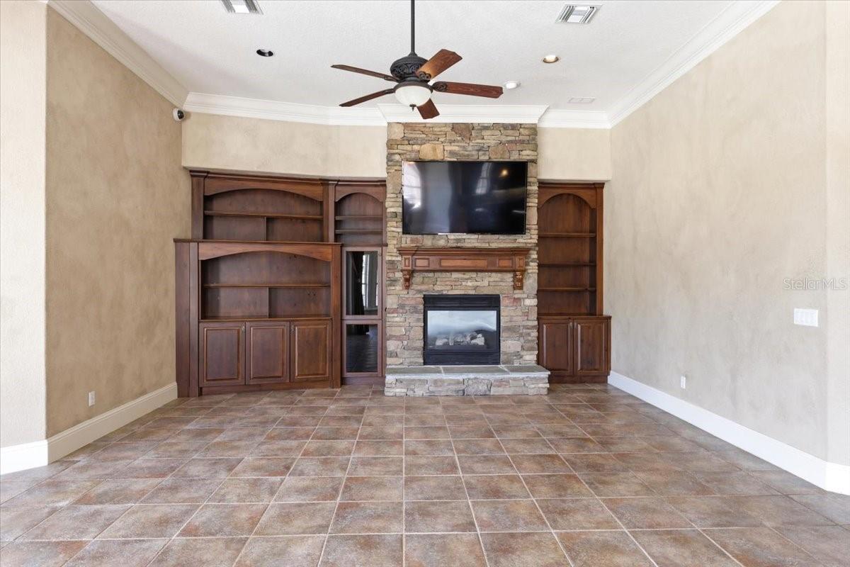 KEENES POINTE - Residential