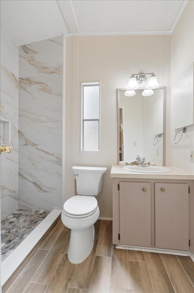 FOXWOOD LAKE ESTATES - Residential