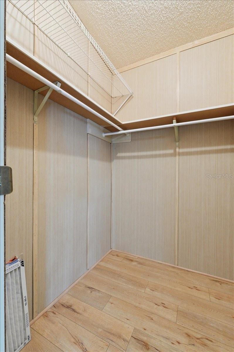 FOXWOOD LAKE ESTATES - Residential