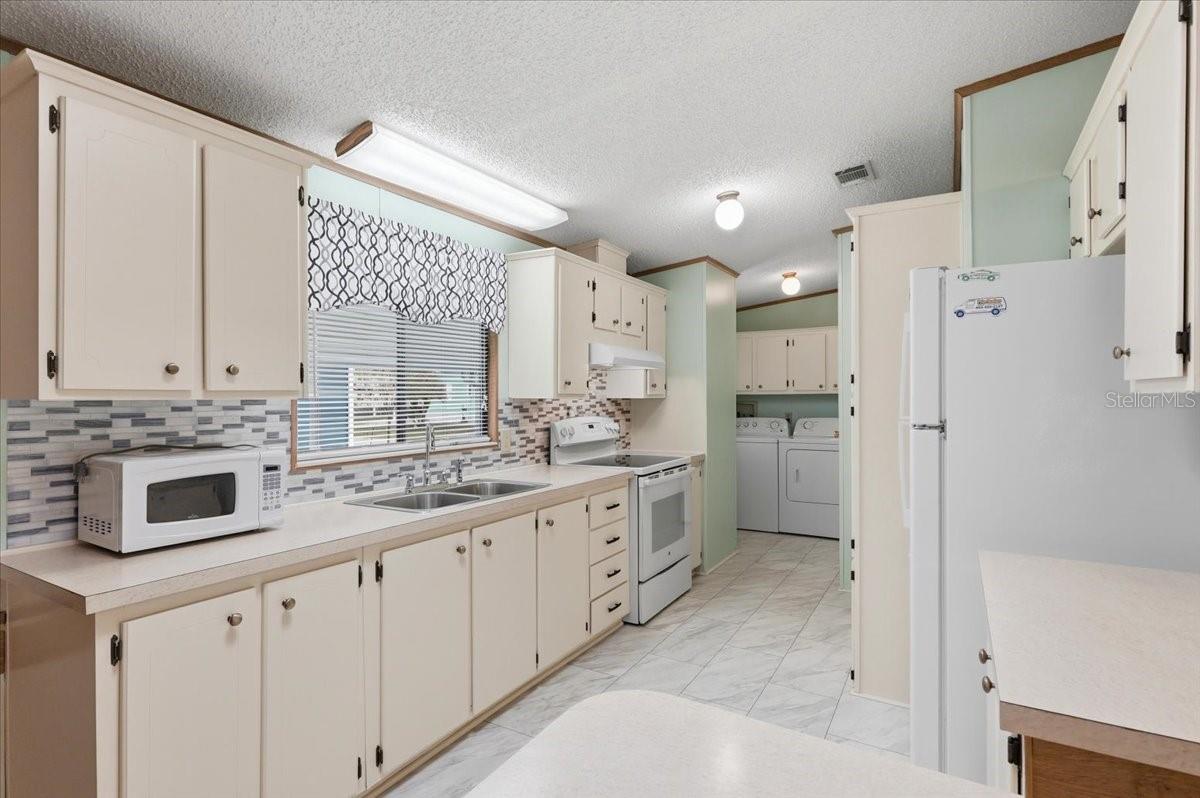 FOXWOOD LAKE ESTATES - Residential