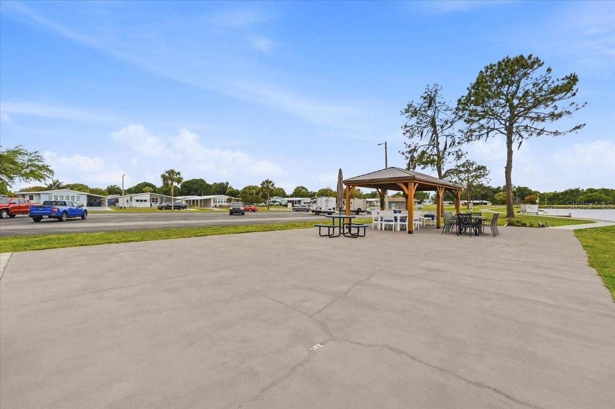 FOXWOOD LAKE ESTATES - Residential