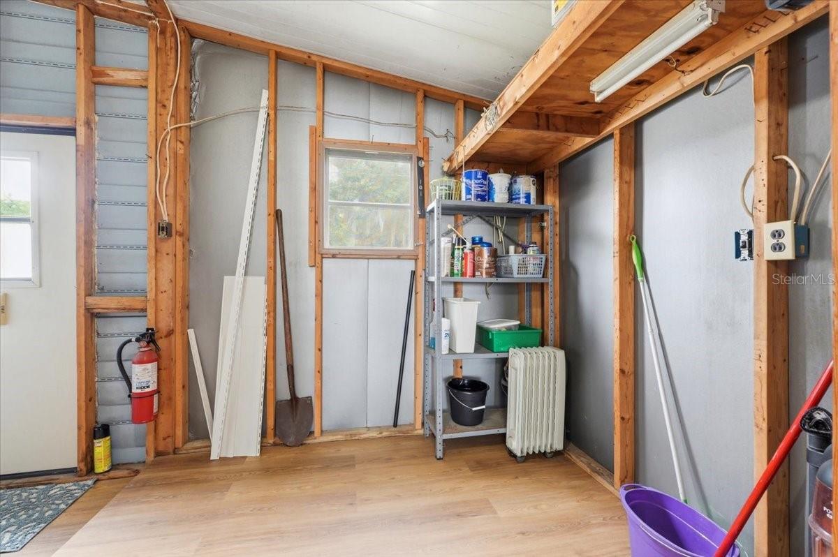 FOXWOOD LAKE ESTATES - Residential