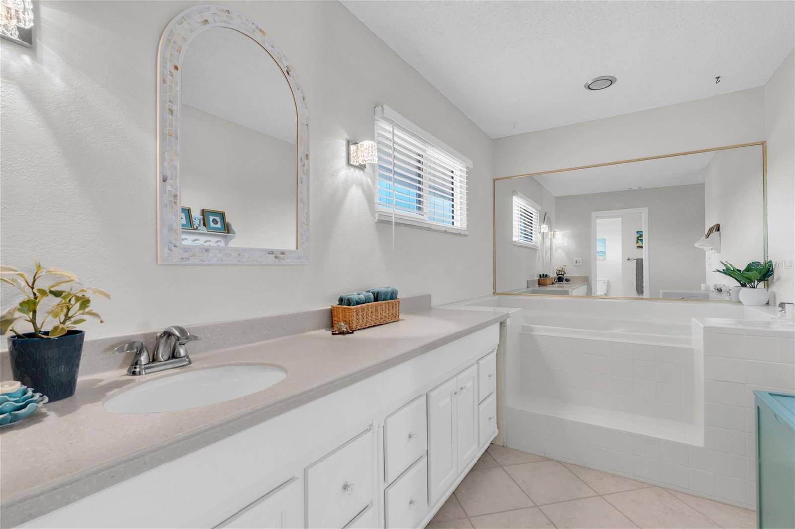 BAYWAY ISLES - Residential