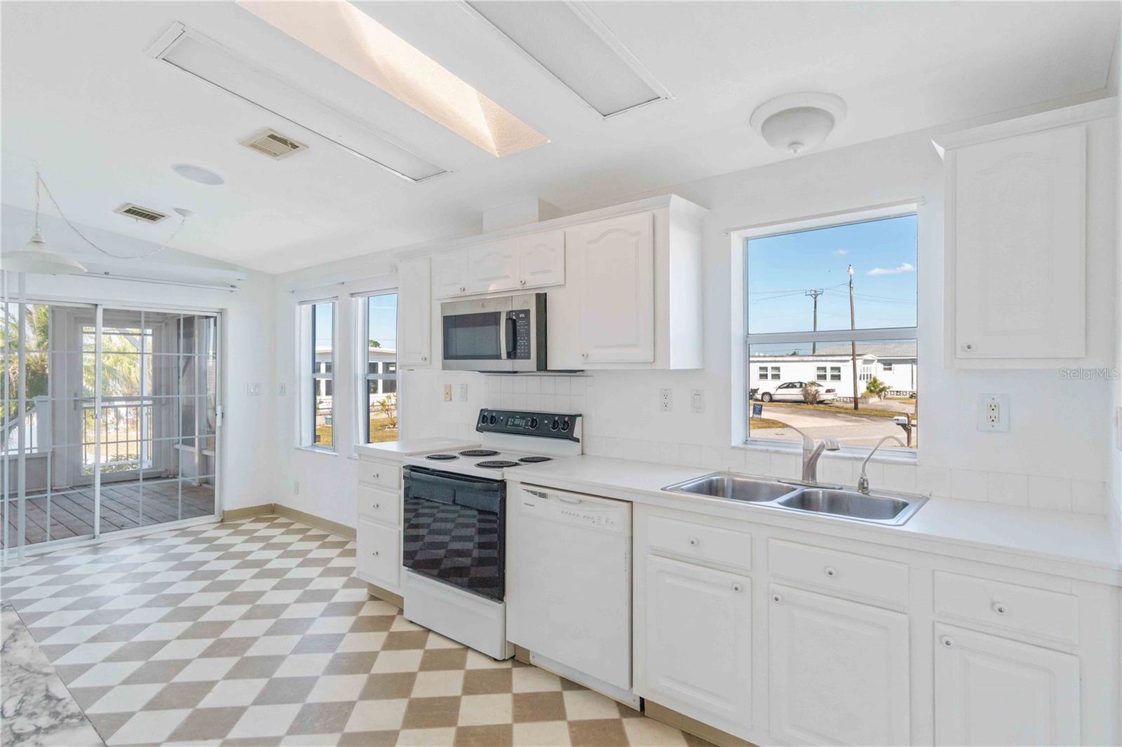 HARBOR COVE - Residential