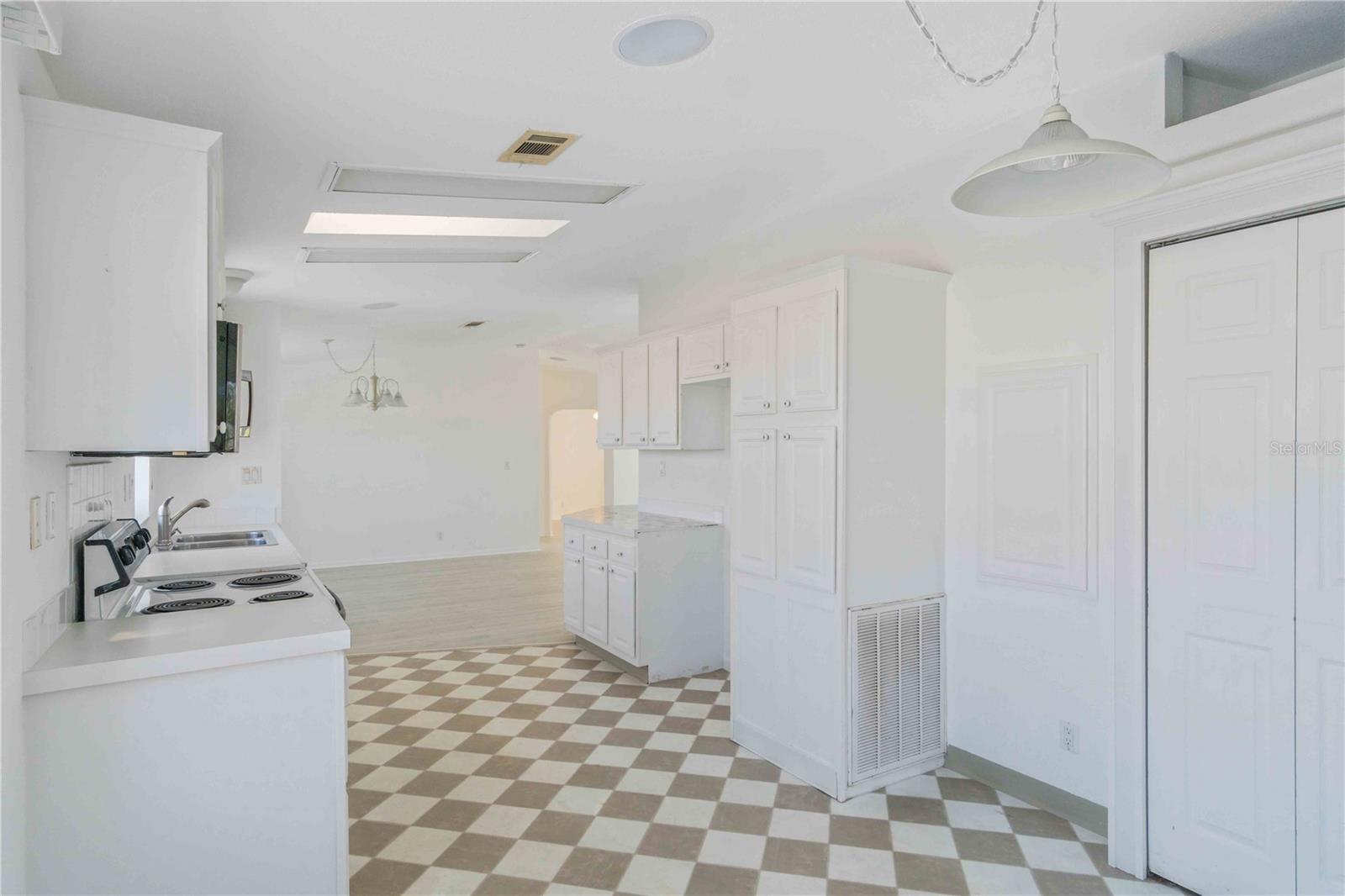 HARBOR COVE - Residential