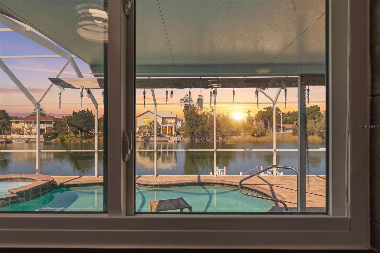 HERNANDO BEACH - Residential