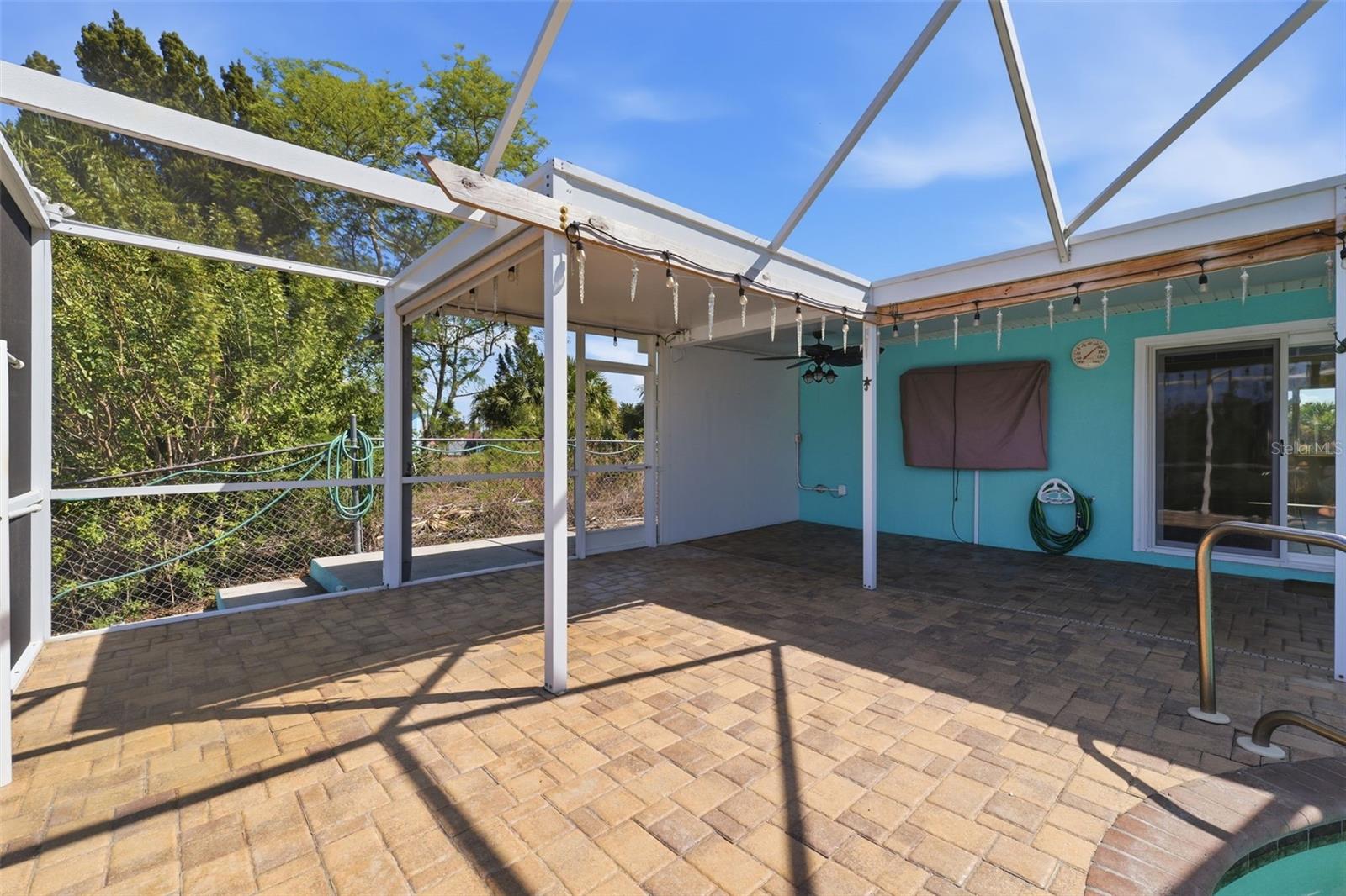 HERNANDO BEACH - Residential