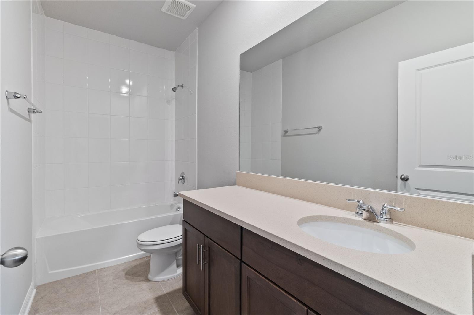 ARTISAN LAKES EAVES BEND PHASE I SP A-K - Residential Lease