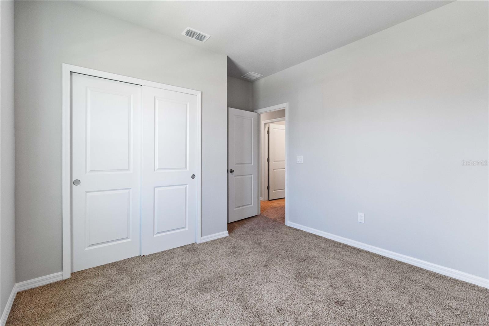 ARTISAN LAKES EAVES BEND PHASE I SP A-K - Residential Lease