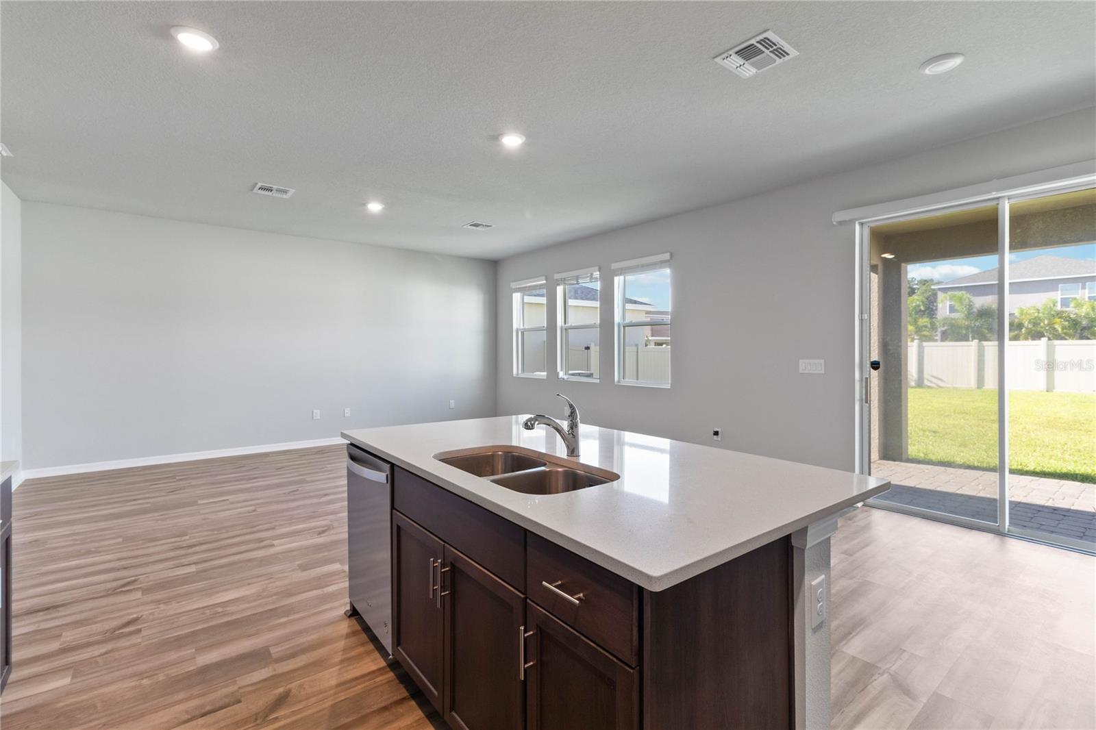 ARTISAN LAKES EAVES BEND PHASE I SP A-K - Residential Lease