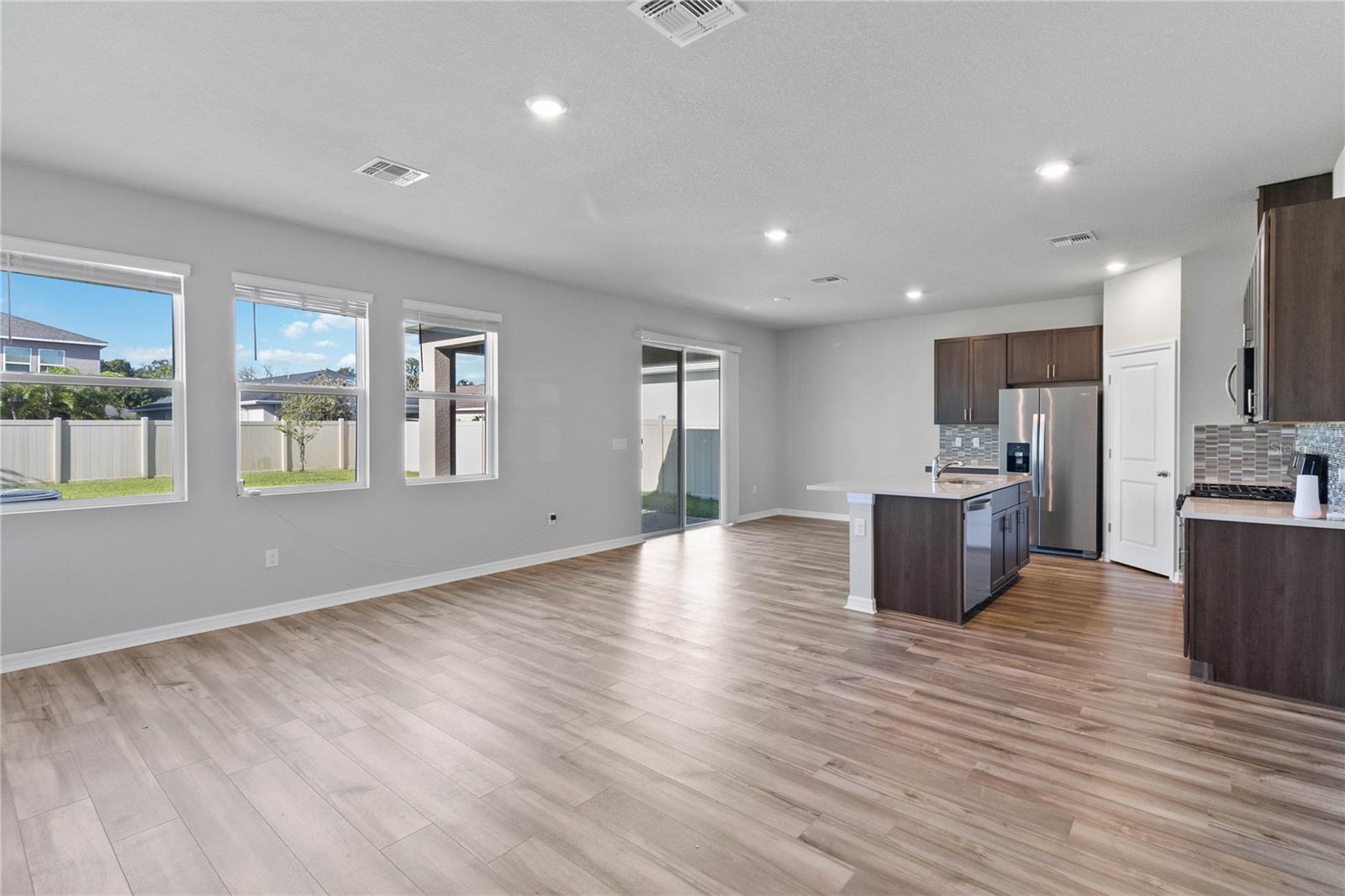 ARTISAN LAKES EAVES BEND PHASE I SP A-K - Residential Lease