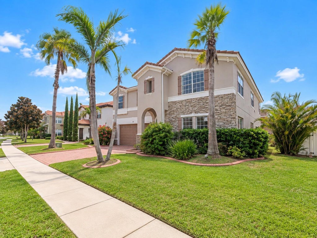 Photo of 3915 Shoreview Drive, Kissimmee, FL 34744 (MLS # S5157461)